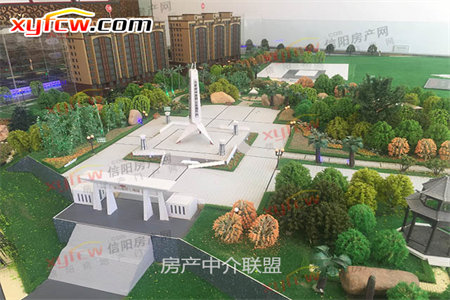 城西凤凰景苑3室2厅2卫123m2简单装修